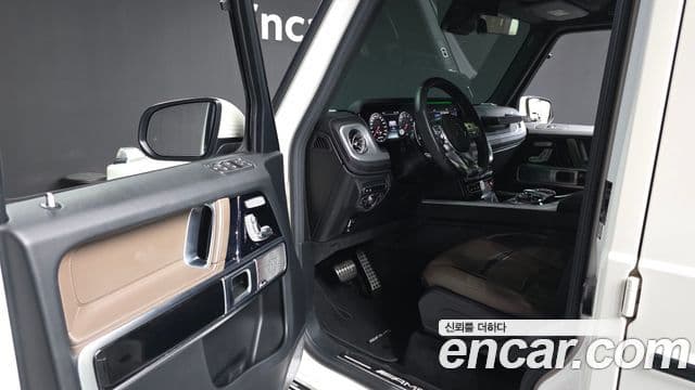 Mercedes-Benz G-Class 2020 — Photo 17/20