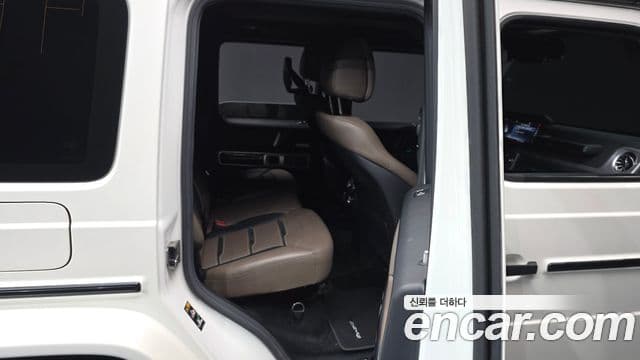 Mercedes-Benz G-Class 2020 — Photo 9/20