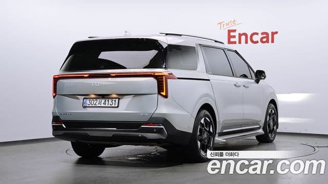Kia Carnival 2024 — фото 2 из 20