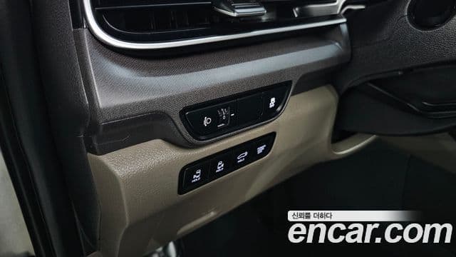 Kia Carnival 2024 — фото 16 из 20