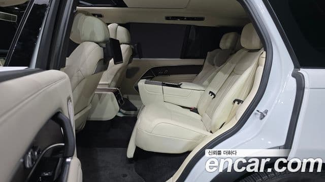 Land Rover Range Rover 2022 — фото 12 из 20