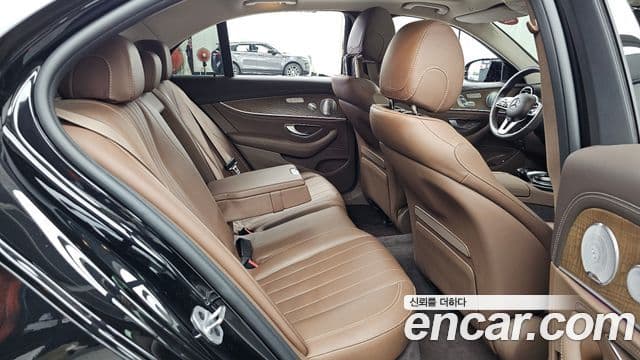Mercedes-Benz E-Class 2020 — ფოტო 12/20