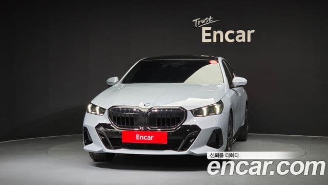 BMW 5 Series 2025 — Photo 14/20