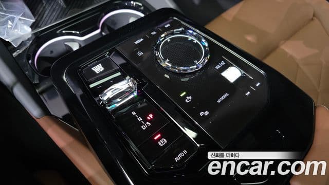 BMW 5 Series 2025 — Photo 10/20