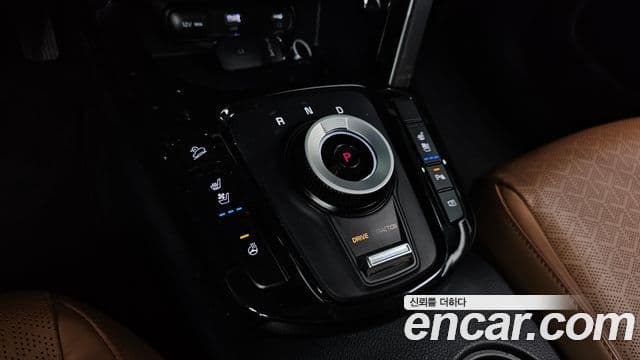 Kia Seltos 2023 — ფოტო 9/20