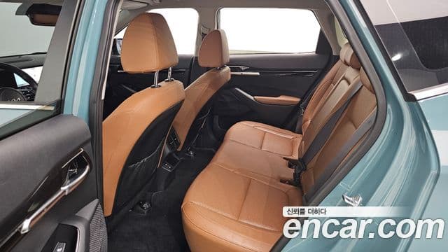 Kia Seltos 2023 — ფოტო 11/20