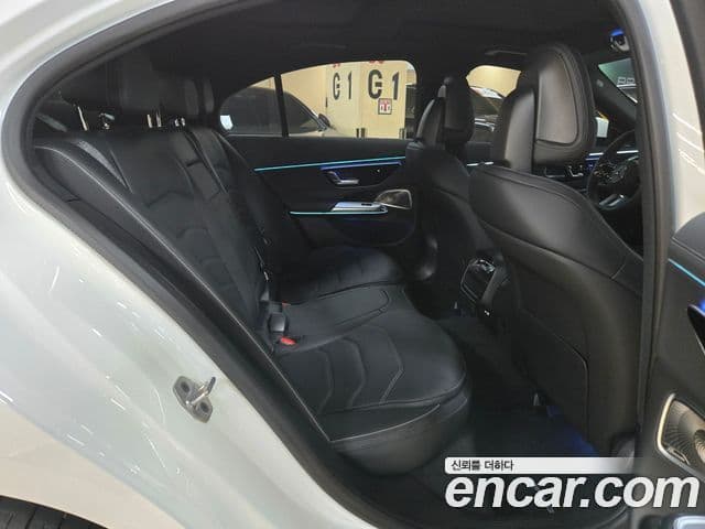 Mercedes-Benz E-Class 2025 — Фото 19/20