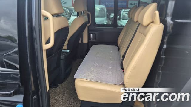 Hyundai Staria 2023 — ფოტო 3/15