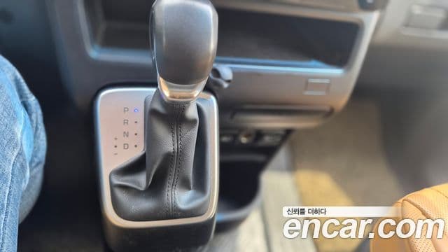 Hyundai Staria 2023 — ფოტო 6/15