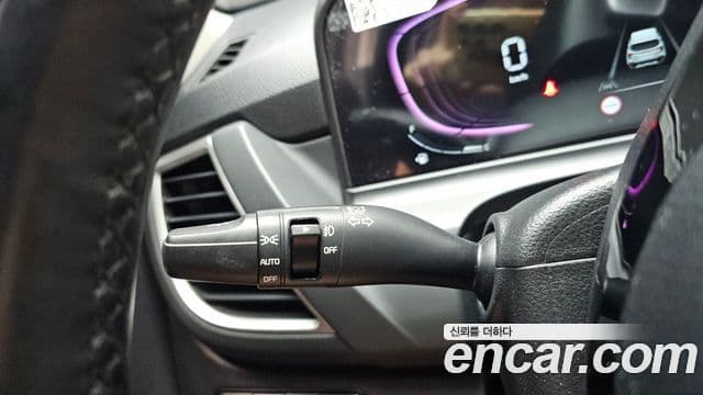 Kia Seltos 2023 — Şəkil 17/20