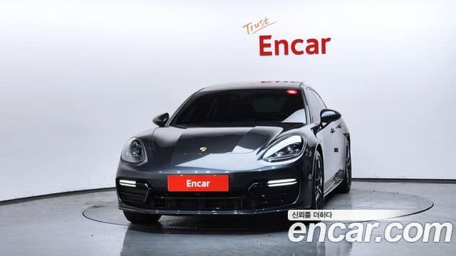 Porsche Panamera 2018 — ფოტო 3/20