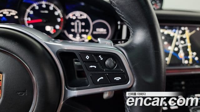 Porsche Panamera 2018 — ფოტო 16/20