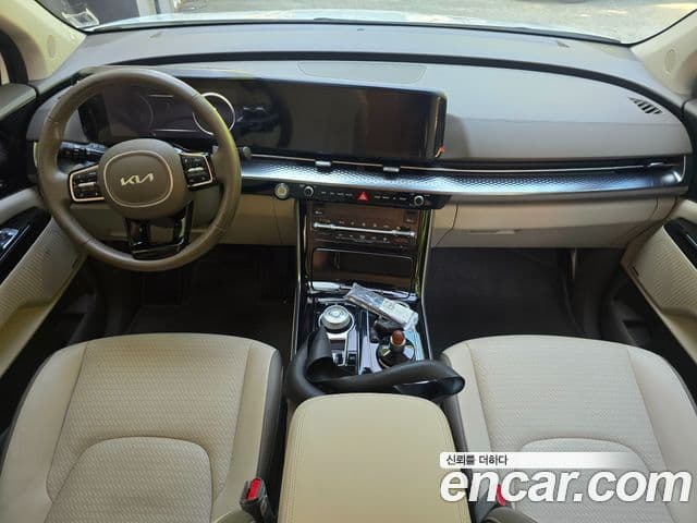 Kia Carnival 2022 — ფოტო 6/20