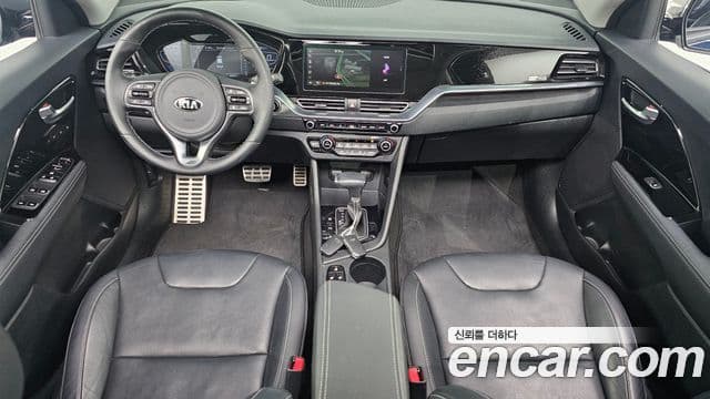Kia Niro 2020 — ფოტო 7/20