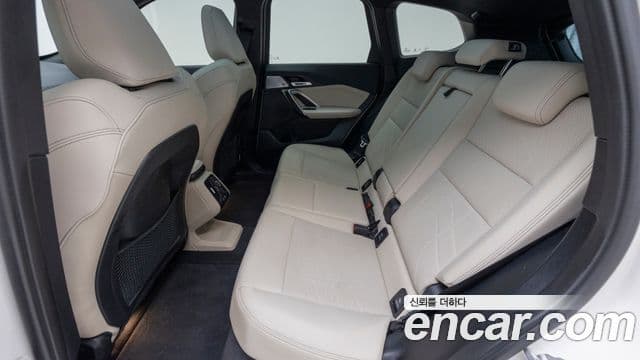 BMW iX1 2023 — ფოტო 19/20