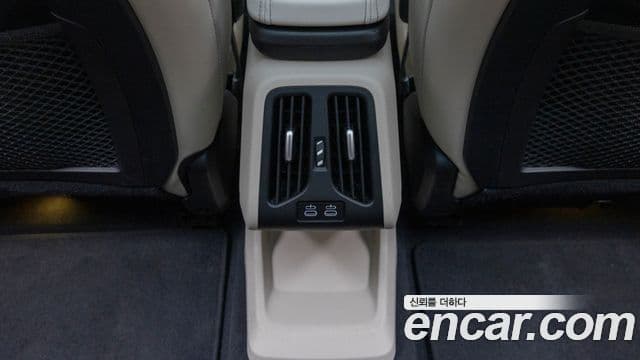 BMW iX1 2023 — ფოტო 18/20