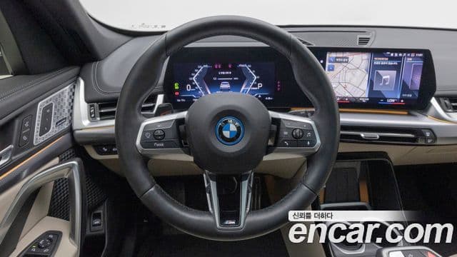BMW iX1 2023 — ფოტო 1/20