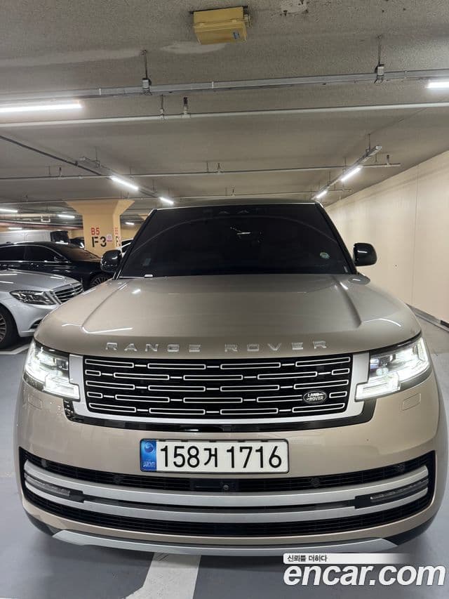 Land Rover Range Rover 2023 — ფოტო 2/10