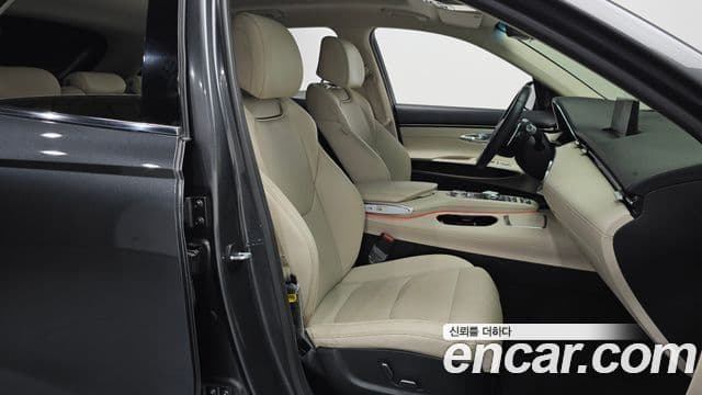 Genesis GV70 2021 — Photo 25/36