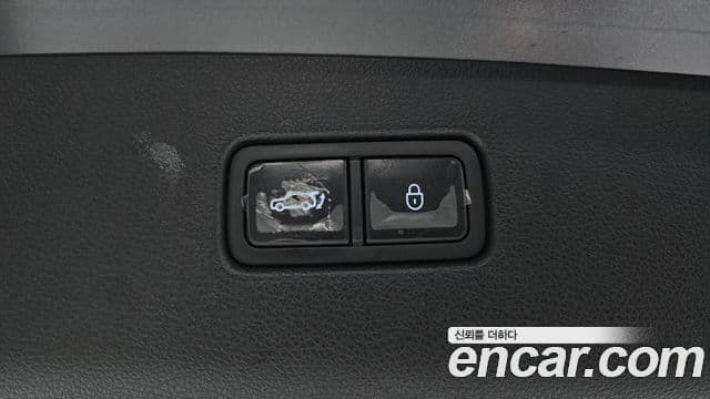 Genesis GV70 2021 — Photo 17/36