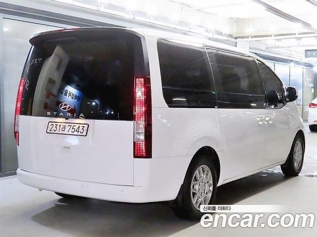 Hyundai Staria 2022 — Фото 4/19