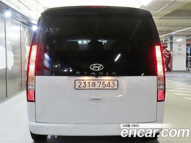 Hyundai Staria 2022 — Фото 5/19