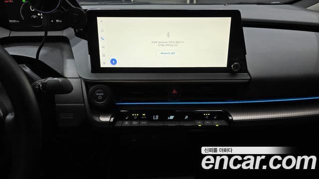 Toyota Prius 2023 — ფოტო 15/20