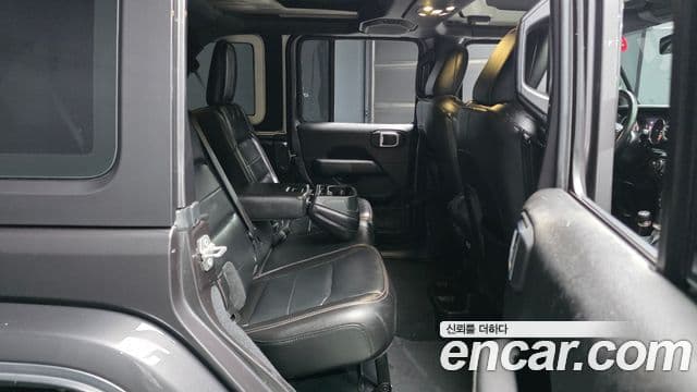 Jeep Wrangler 2020 — Şəkil 8/30