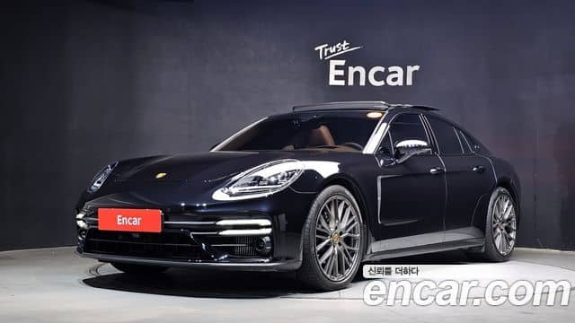 Porsche Panamera, 2023