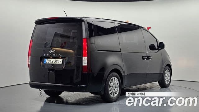 Hyundai Staria 2022 — Фото 2/20