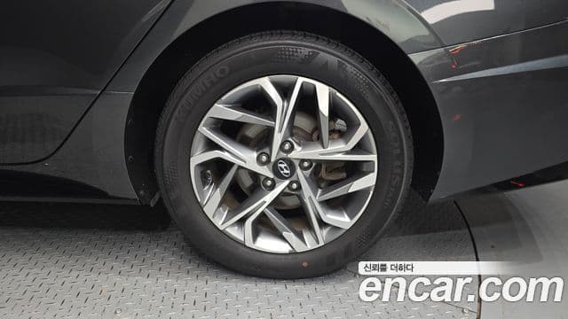 Hyundai Sonata Hybrid 2022 — Photo 16/30