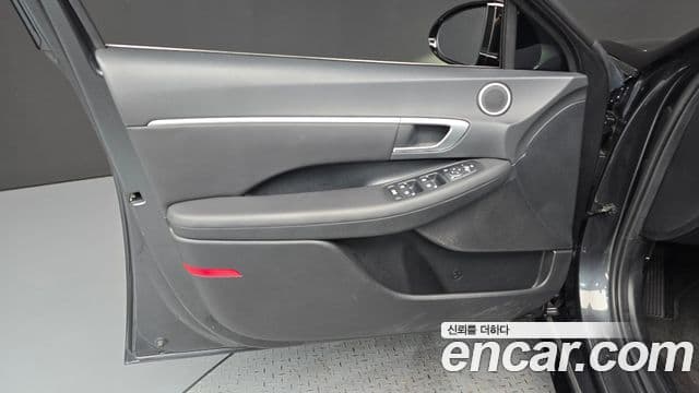 Hyundai Sonata Hybrid 2022 — Photo 2/30