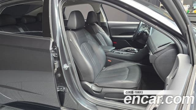 Hyundai Sonata Hybrid 2022 — Photo 19/30