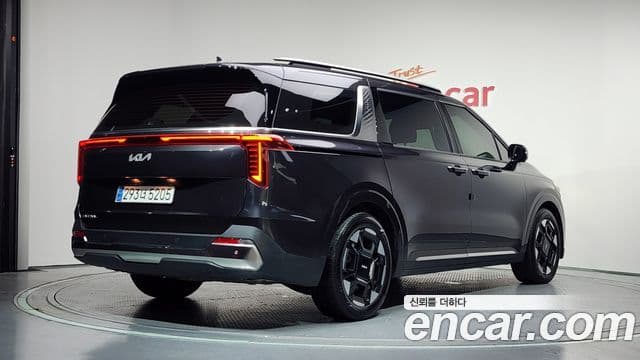 Kia Carnival 2024 — фото 2 из 20