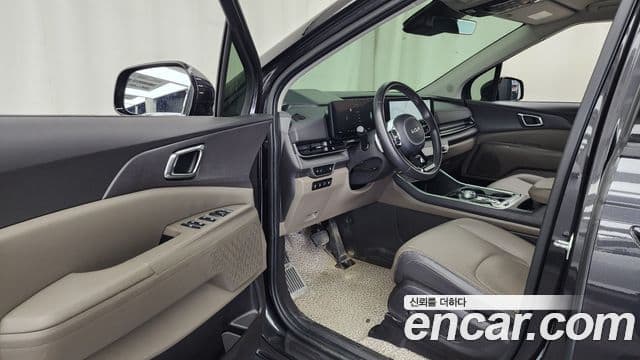 Kia Carnival 2024 — фото 10 из 20
