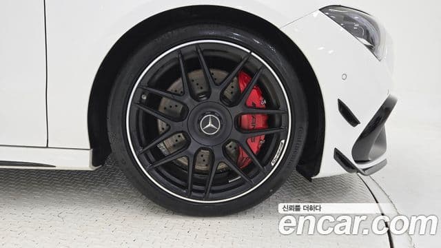Mercedes-Benz CLA-Class 2025 — Фото 4/17
