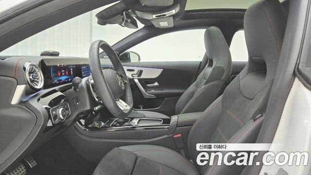 Mercedes-Benz CLA-Class 2025 — Фото 13/17