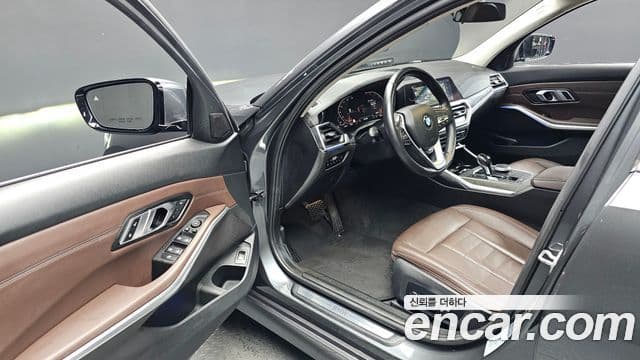 BMW 3 Series 2019 — Фото 10/20