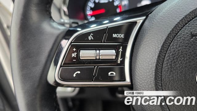 Kia Seltos 2020 — ფოტო 17/20