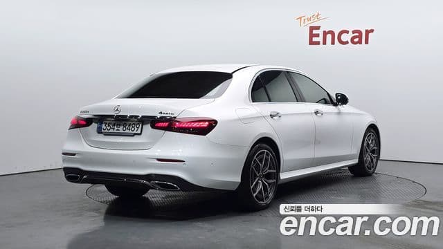 Mercedes-Benz E-Class 2023 — фото 2 из 20
