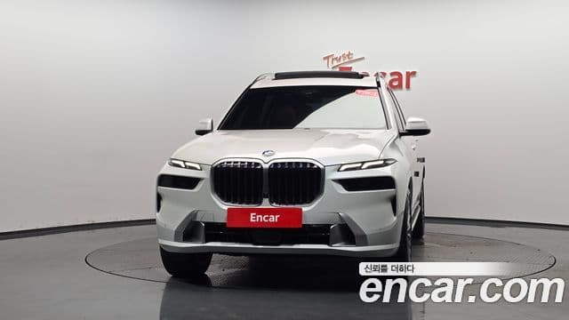 BMW X7 2025 — Photo 17/36