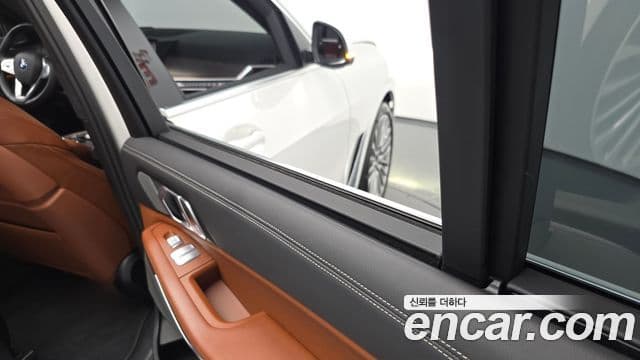 BMW X7 2025 — Photo 7/36