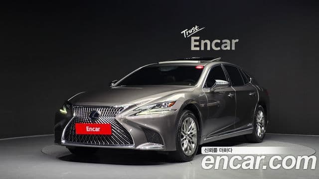 Lexus LS500h 2018 — ფოტო 1/20