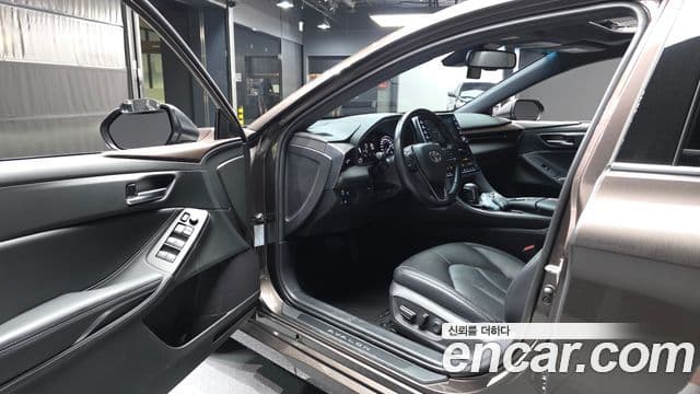 Toyota Avalon 2019 — фото 10 из 20
