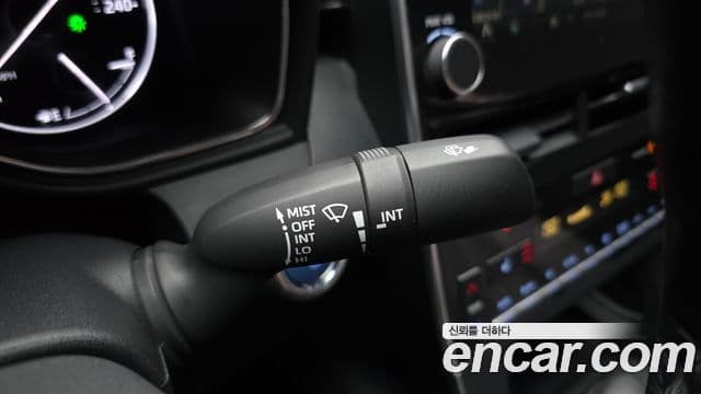 Toyota Avalon 2019 — ფოტო 18/20