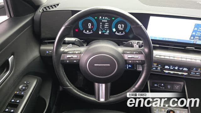 Hyundai Kona 2023 — фото 13 из 20