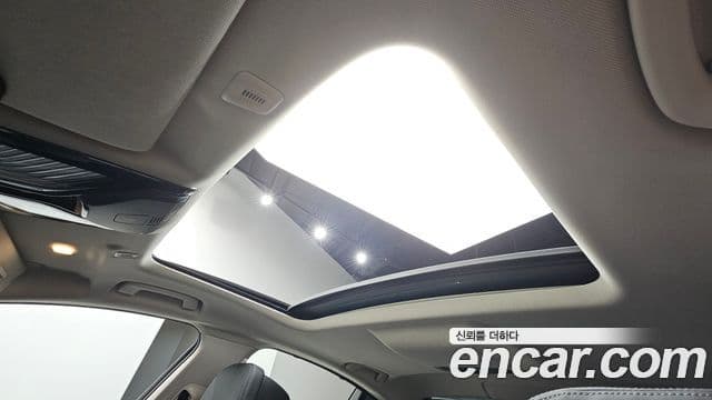 BMW 5 Series 2023 — фото 16 из 20