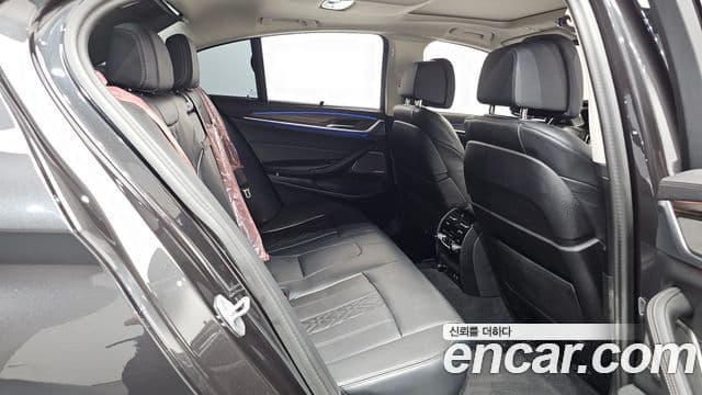 BMW 5 Series 2023 — фото 19 из 20