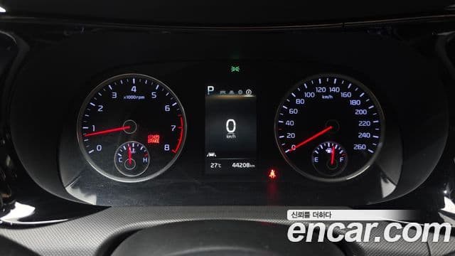 Kia K5 2022 — ფოტო 8/20