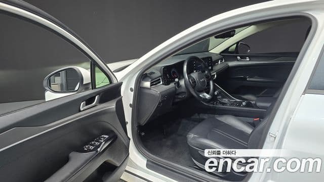Kia K5 2022 — фото 10 из 20